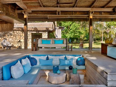 SITTING AREA