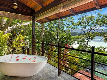 Private Pool Villa Bathtub