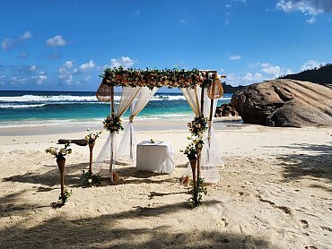 MAHE BEACH WEDDING SET UP 9