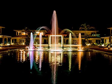 WATER FOUNTAIN  WITH LIGHTS (2)