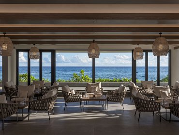 Avani_Plus_Barbarons_Seychelles_Bar_Barons_Oceanview
