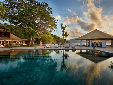 Main_swimming_pool_[6687-A4]